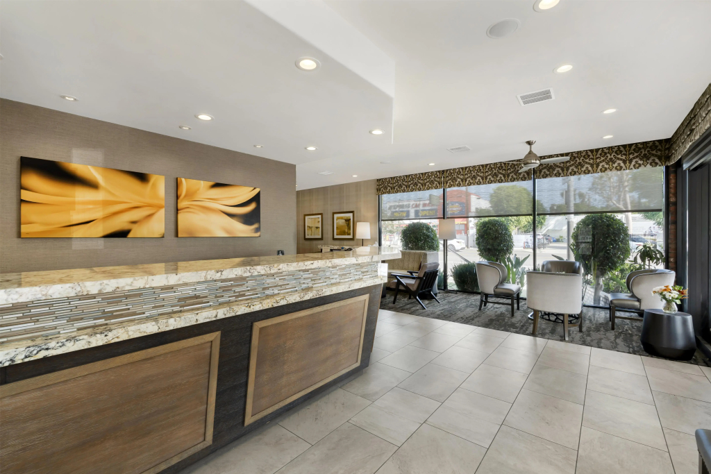 Best Western Plus Carriage Inn - 2