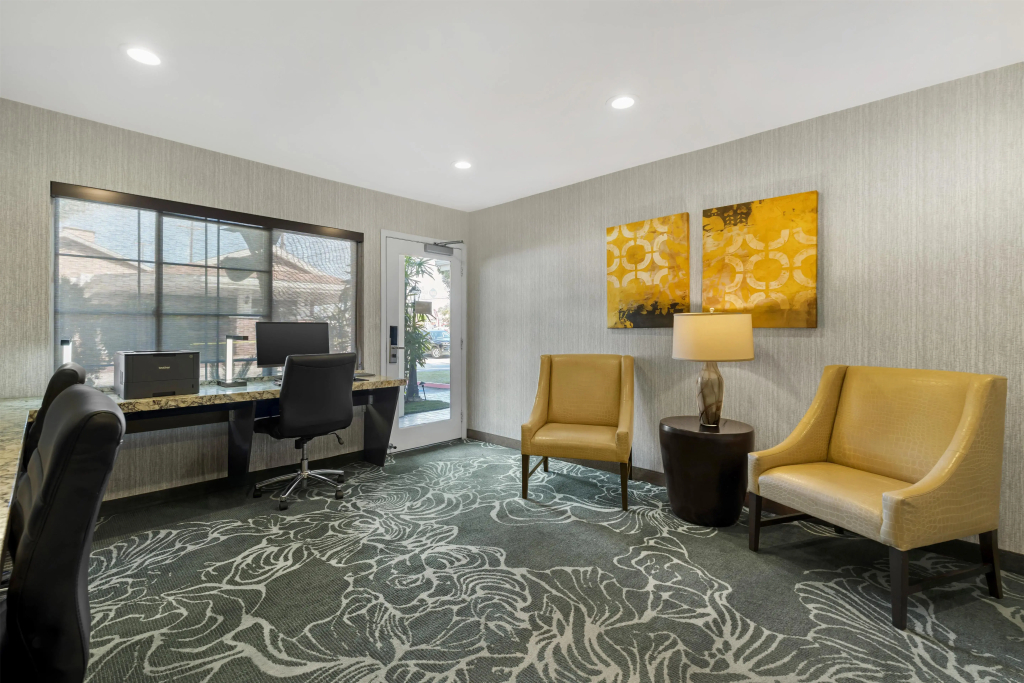 Best Western Plus Carriage Inn - 3