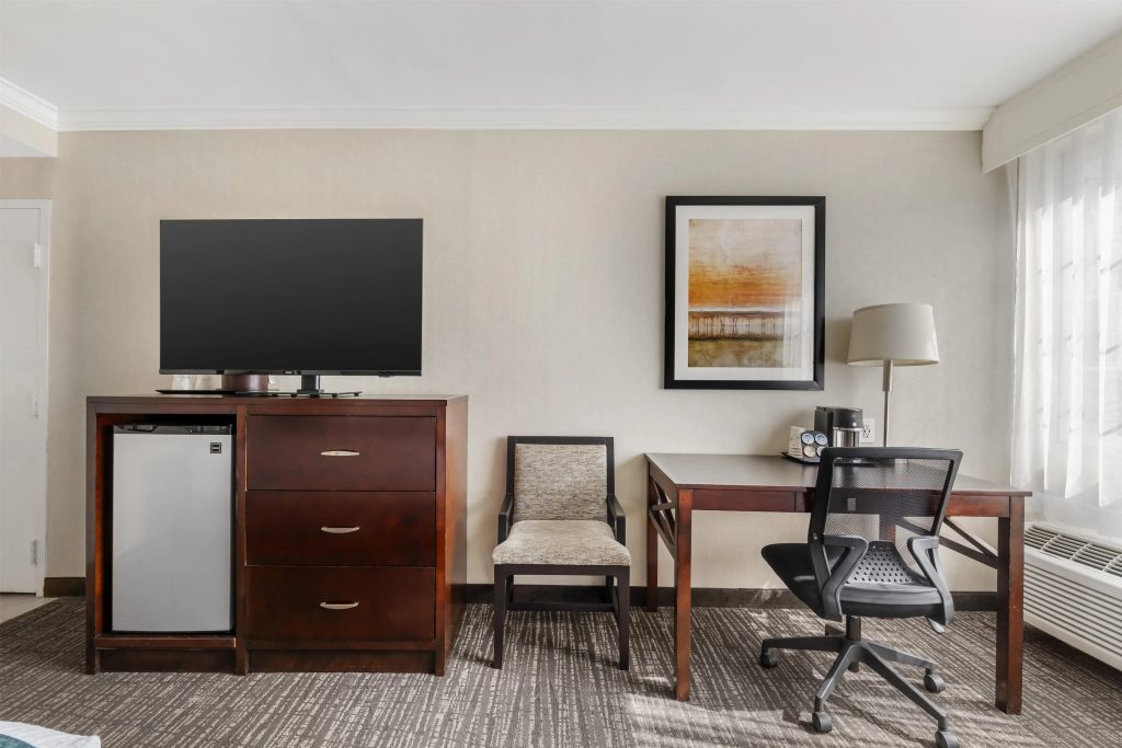 Best Western Plus Carriage Inn - 5