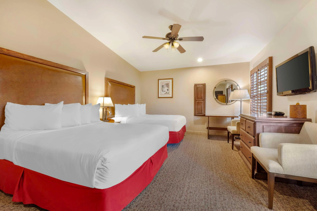 Best Western Plus Hacienda Hotel Old Town - 4