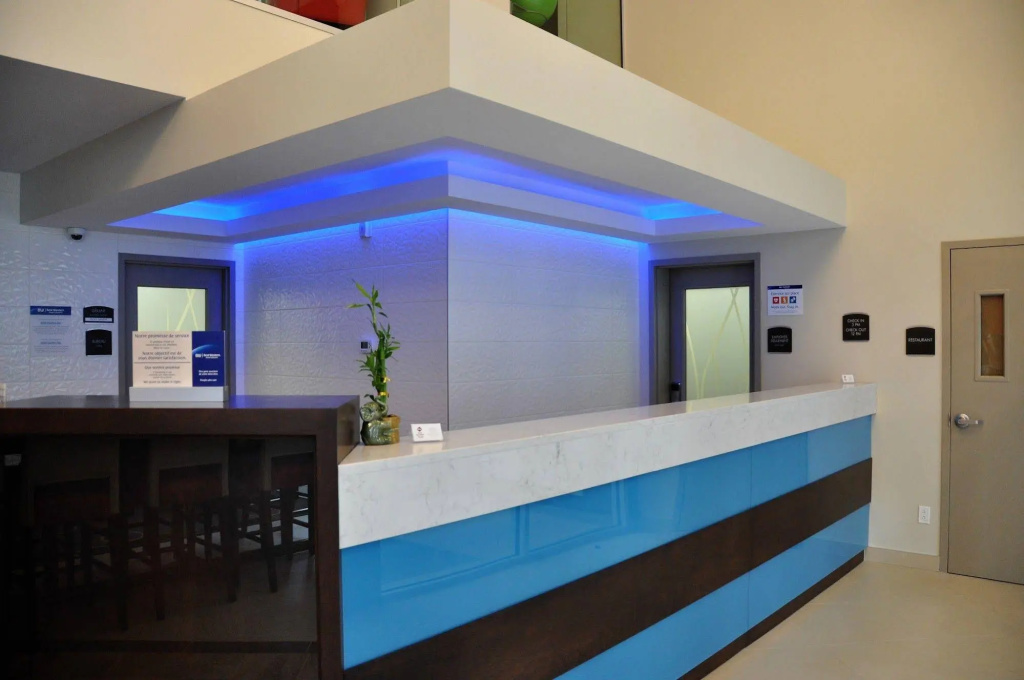 Best Western Plus Hotel Montreal - 2