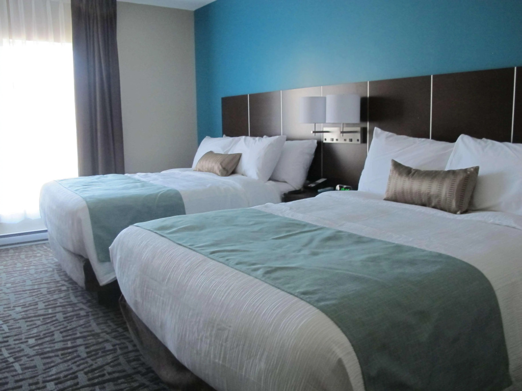 Best Western Plus Hotel Montreal - 4