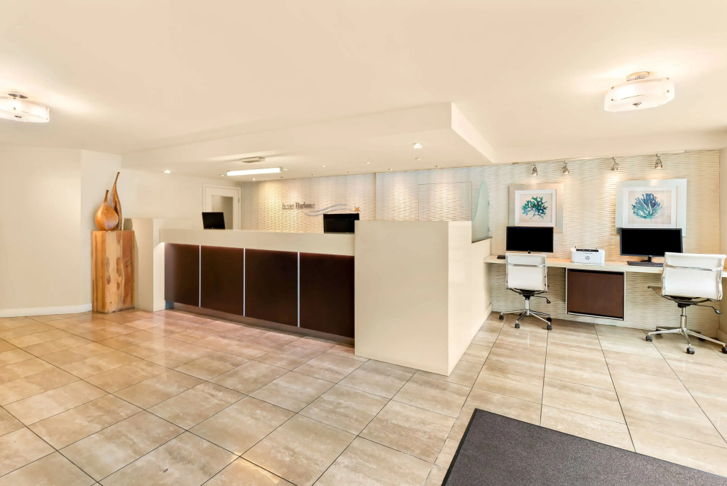 Best Western Plus Inner Harbour - 4