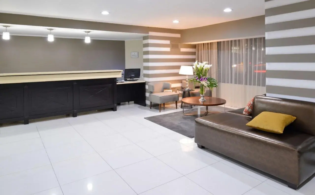 Best Western Plus LA Mid Town Hotel - 2