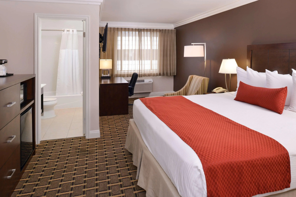 Best Western Plus LA Mid Town Hotel - 5