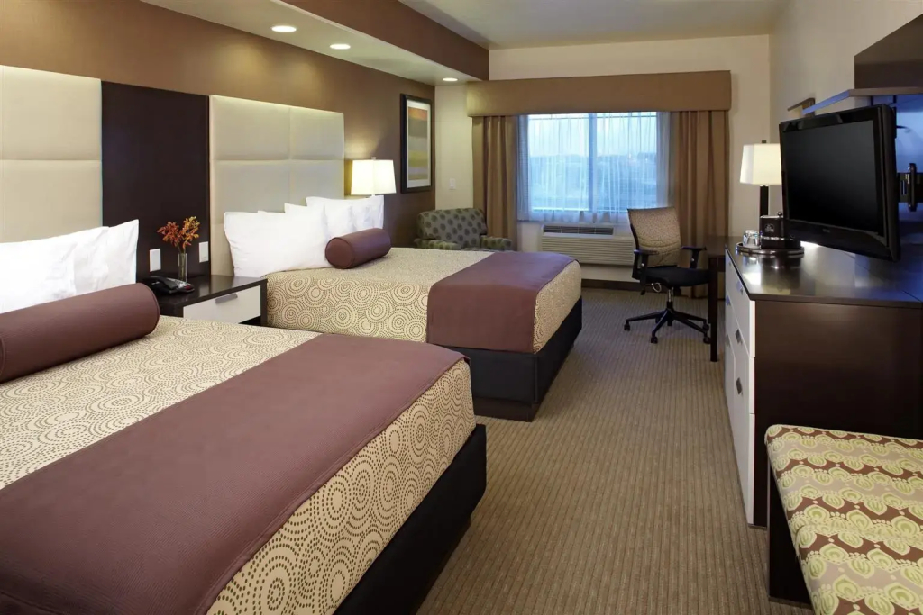 Best Western Plus Lackland Hotel & Suites - 3