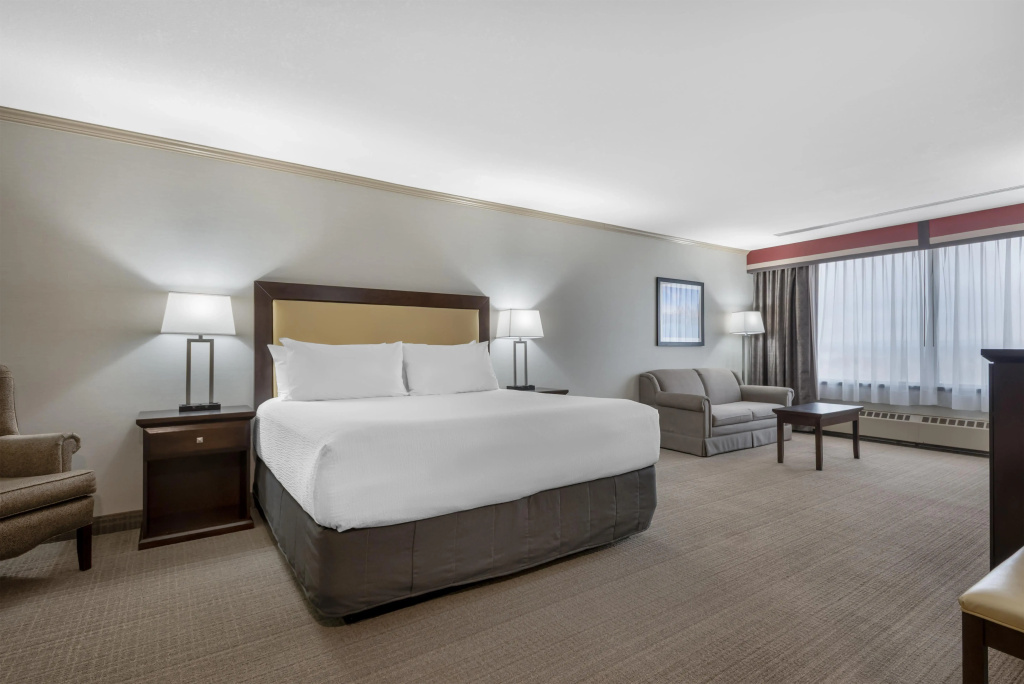 Best Western Plus Port O'Call Hotel - 4