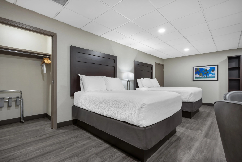 Best Western Plus Port O'Call Hotel - 5