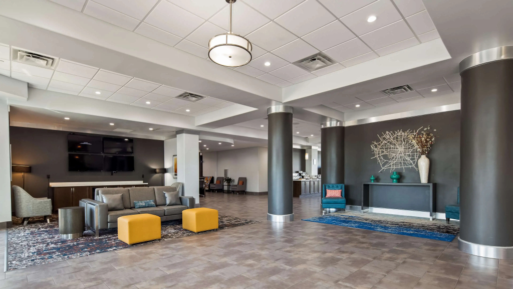 Best Western Plus Roland Inn & Suites - 2