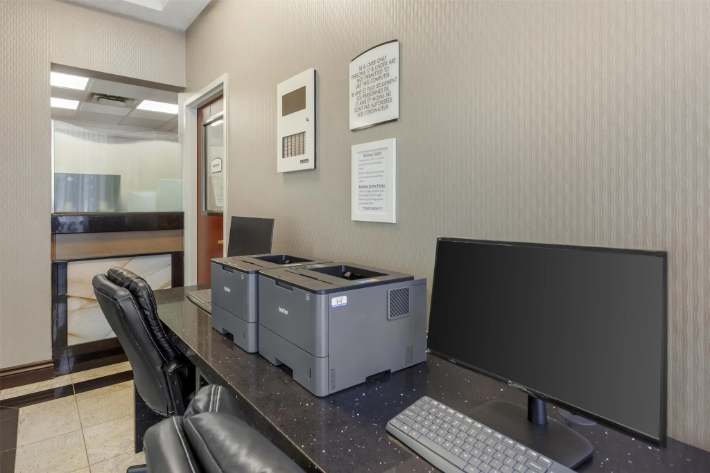 Best Western Plus Travel Hotel Toronto Airport - 5