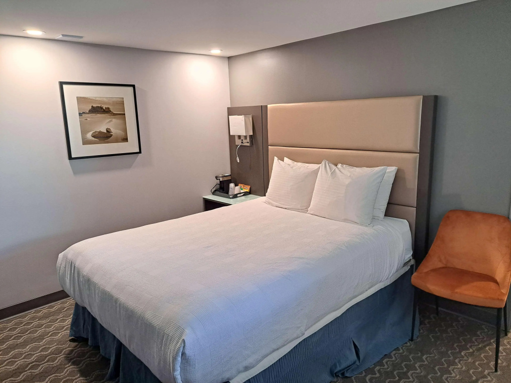 Best Western Plus Vancouver Airport Hotel - 3