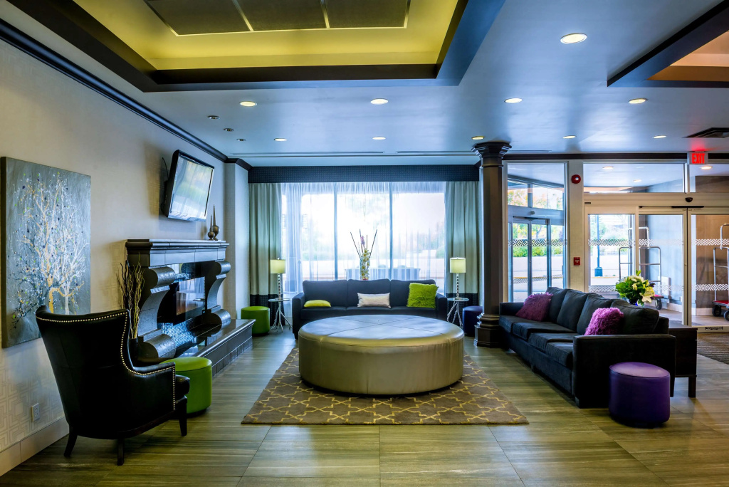 Best Western Plus Village Park Inn - 3