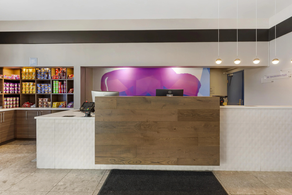Best Western Plus West Edmonton - 2