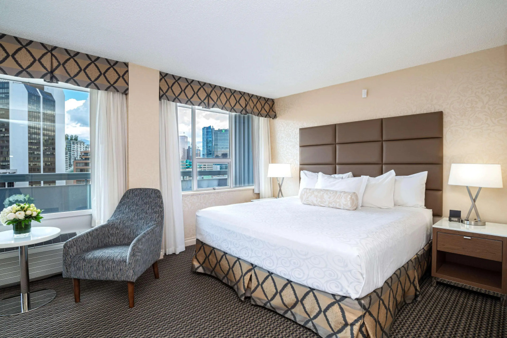 Best Western Premier Chateau Granville Hotel & Suites & Conf. Centre - 4