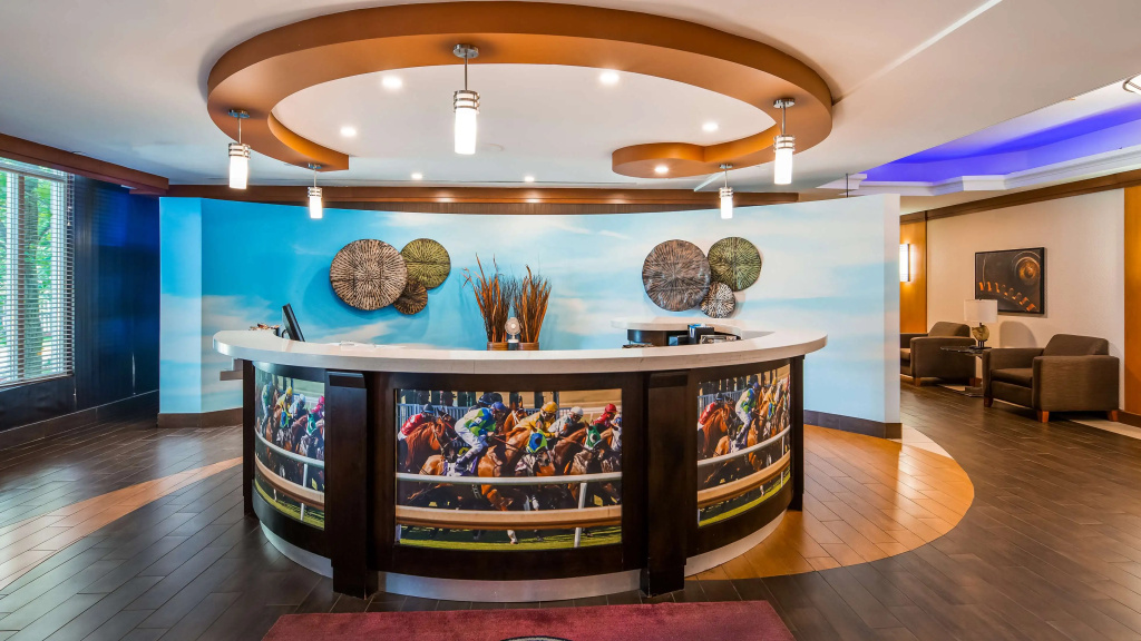 Best Western Premier Toronto Airport Carlingview Hotel - 2