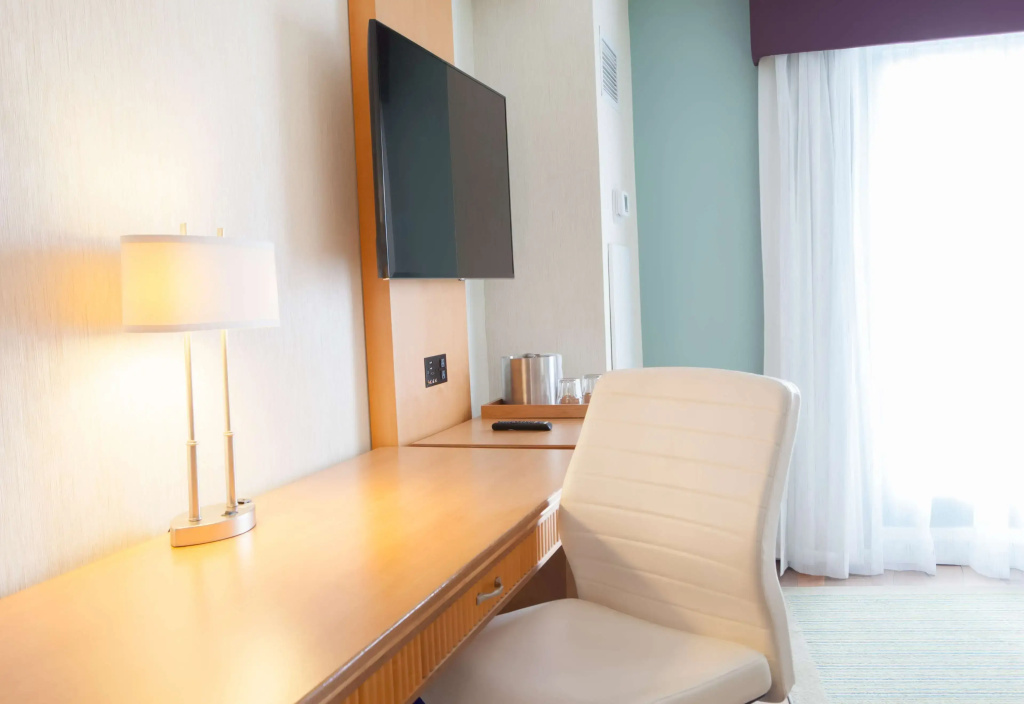 Best Western Premier Toronto Airport Carlingview Hotel - 4