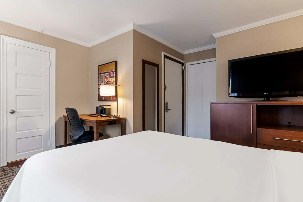 Best Western Ville-Marie Montreal Hotel & Suites - 5