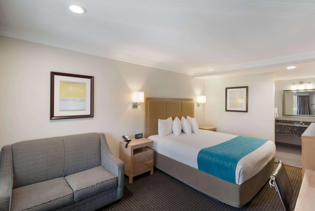 Best Western Woodland Hills Inn - 4