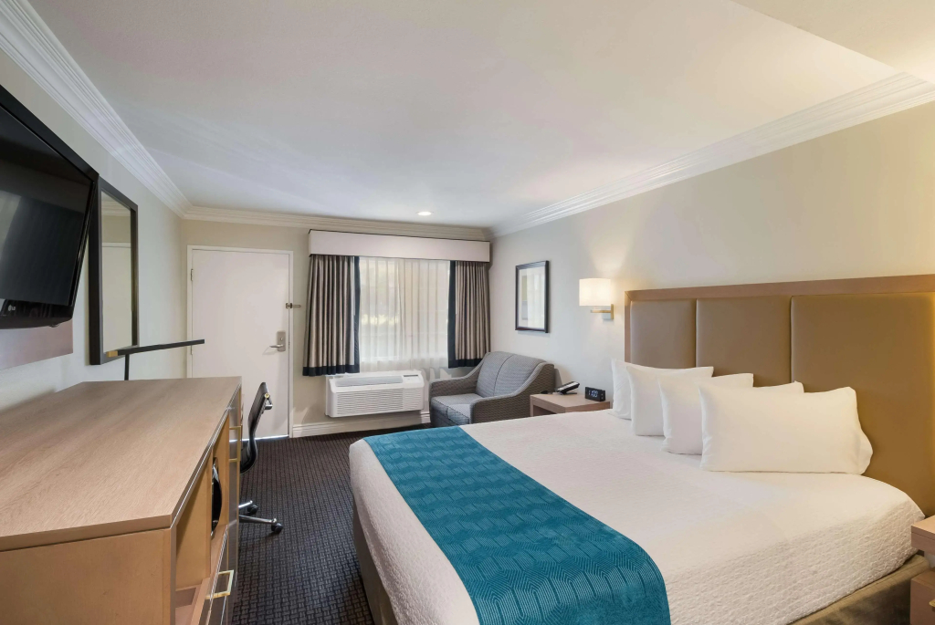 Best Western Woodland Hills Inn - 5
