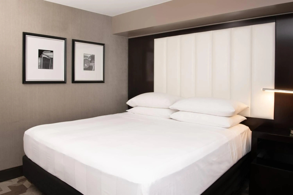 Beverly Hills Marriott - 2