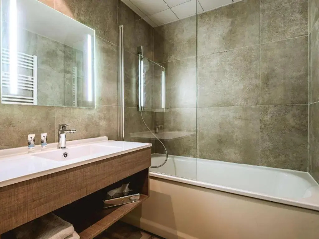 Big Sky Hotel & Spa - 4