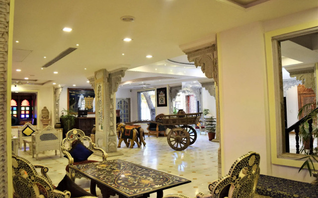 Bloom Boutique | Lake Pichola - 2