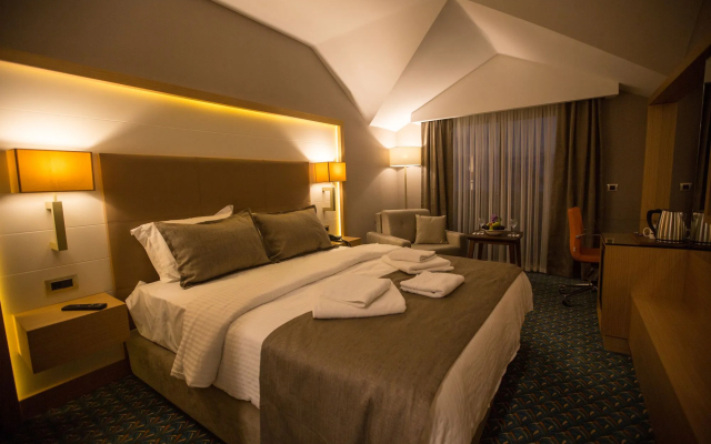 Blue Sea Hotel - 5