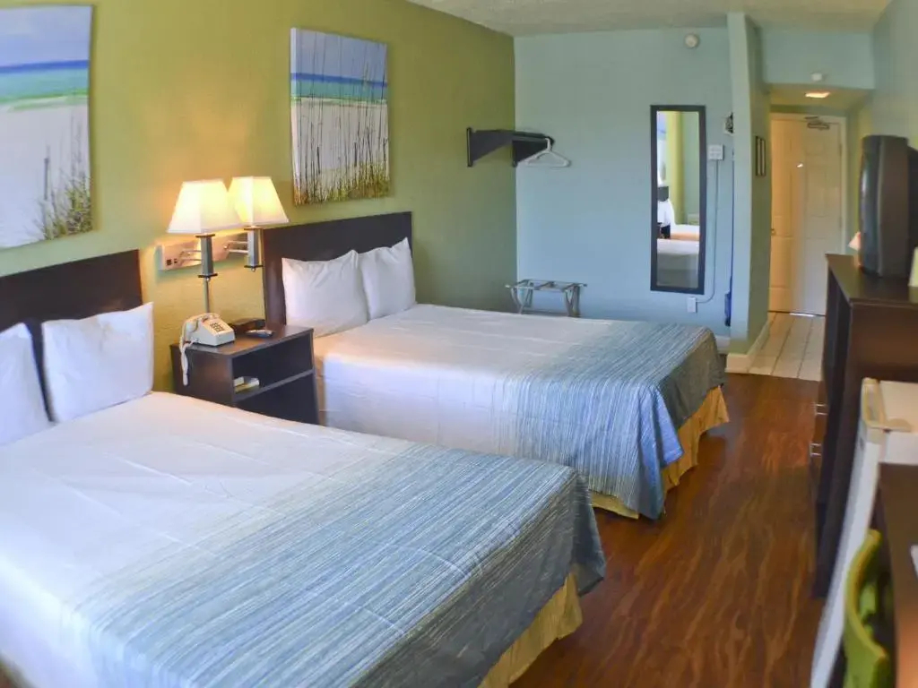Boardwalk Beach Hotel - 5