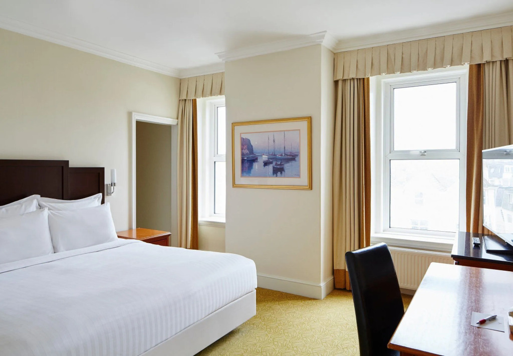 Bournemouth Highcliff Marriott Hotel - 4