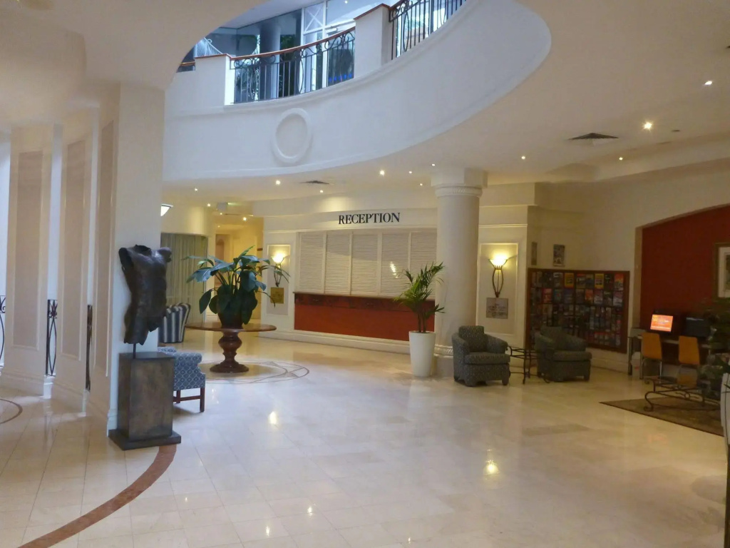 Broadbeach Holiday Apartments - 2