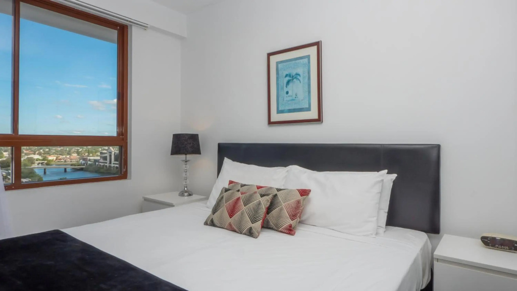 Broadbeach Savannah Hotel & Resort - 4