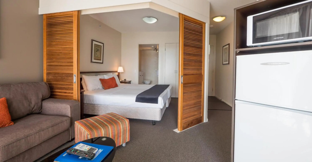Broadbeach Savannah Hotel & Resort - 5