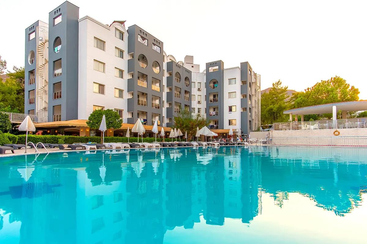 CAPRICE BEACH HOTEL - 2