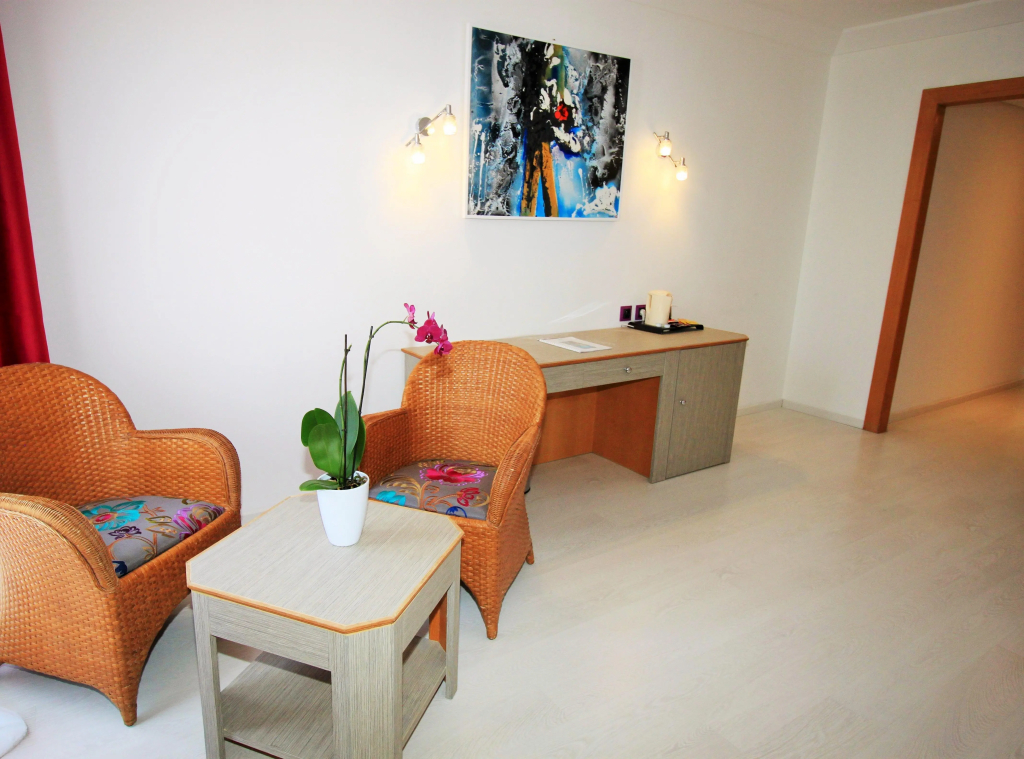 CRISTAL HOTEL & SPA - 3