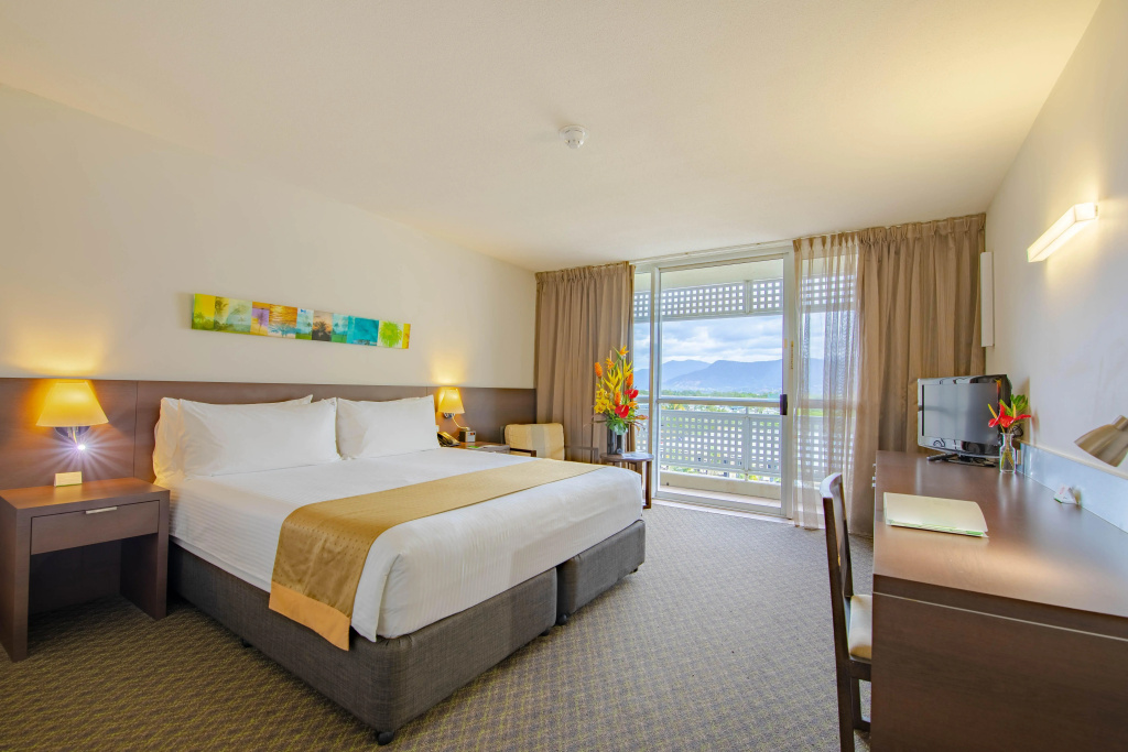 Cairns Harbourside Hotel - 2