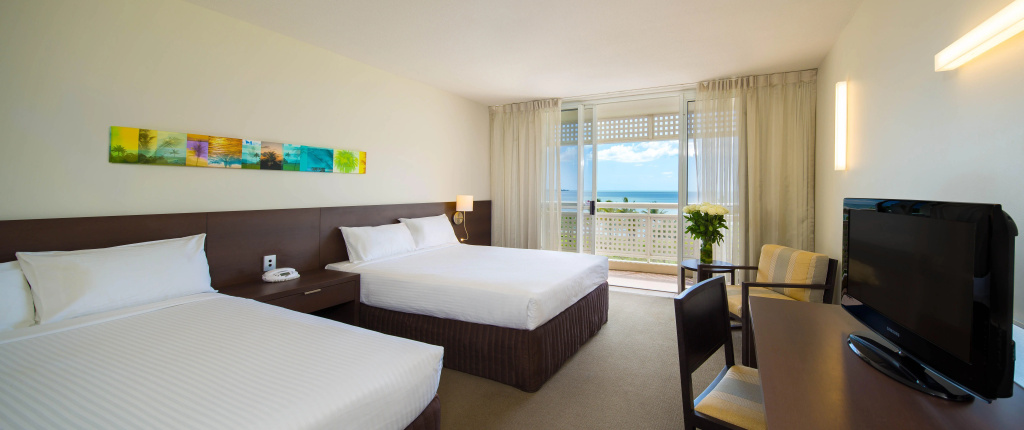 Cairns Harbourside Hotel - 3