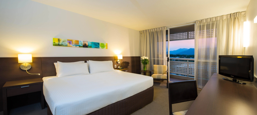 Cairns Harbourside Hotel - 4