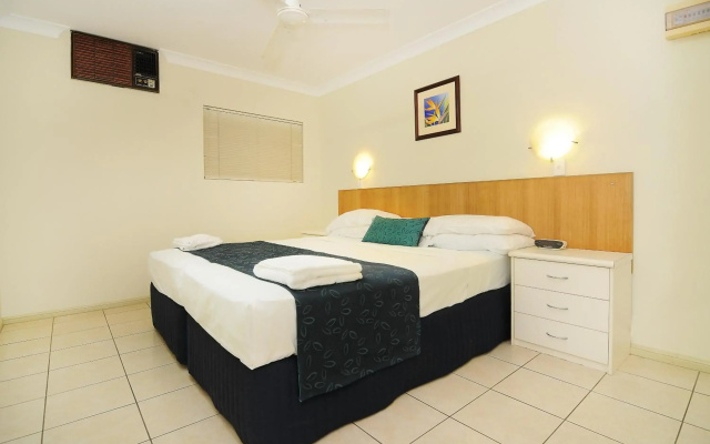 Cairns Queenslander Hotel & Apartments - 4