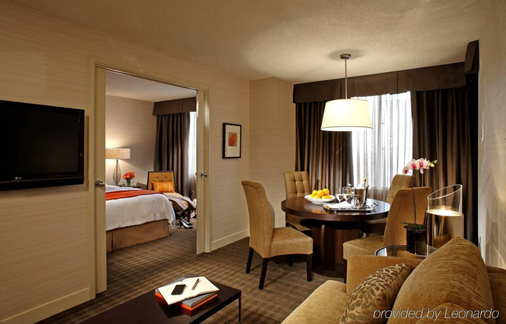 Cambridge Suites Toronto - 4
