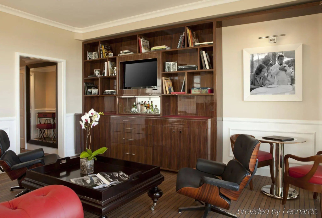 Cameo Beverly Hills - 2