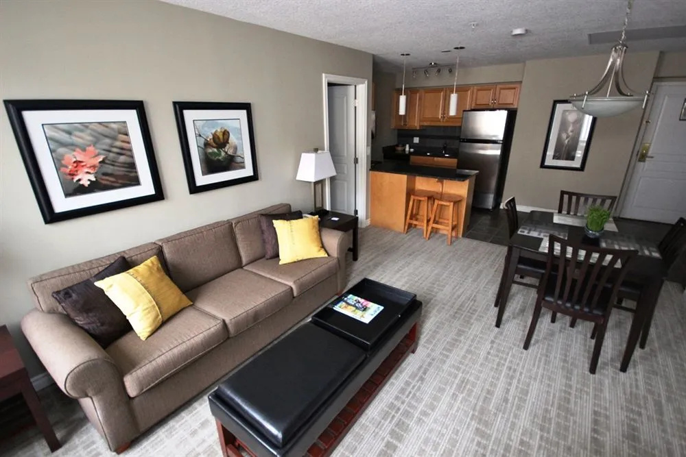 Canterra Suites Hotel - 5
