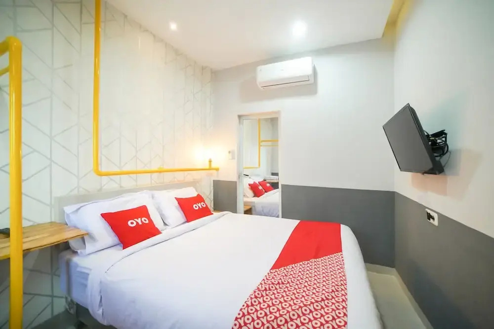 Capital O 90874 Millenium Inn 2 - 4