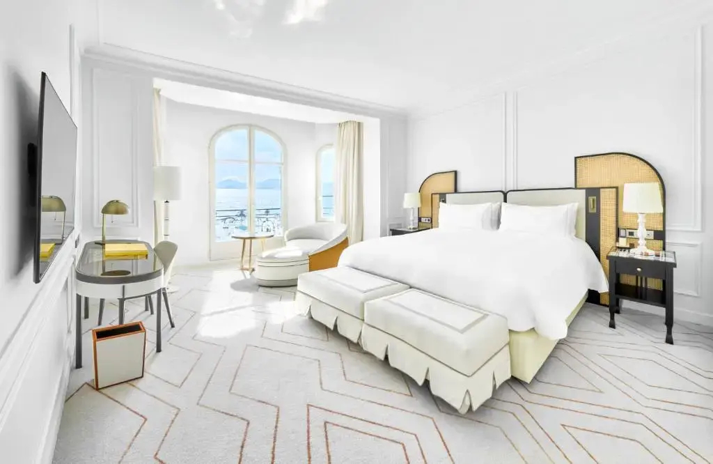 Carlton Cannes, a Regent Hotel - 3