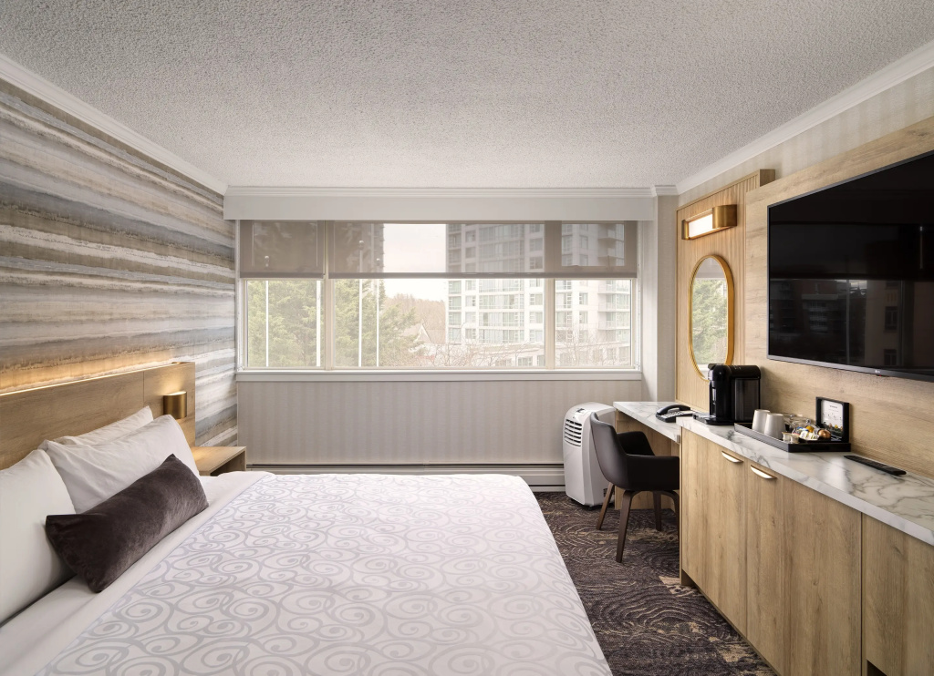 Chateau Victoria Hotel and Suites - 3
