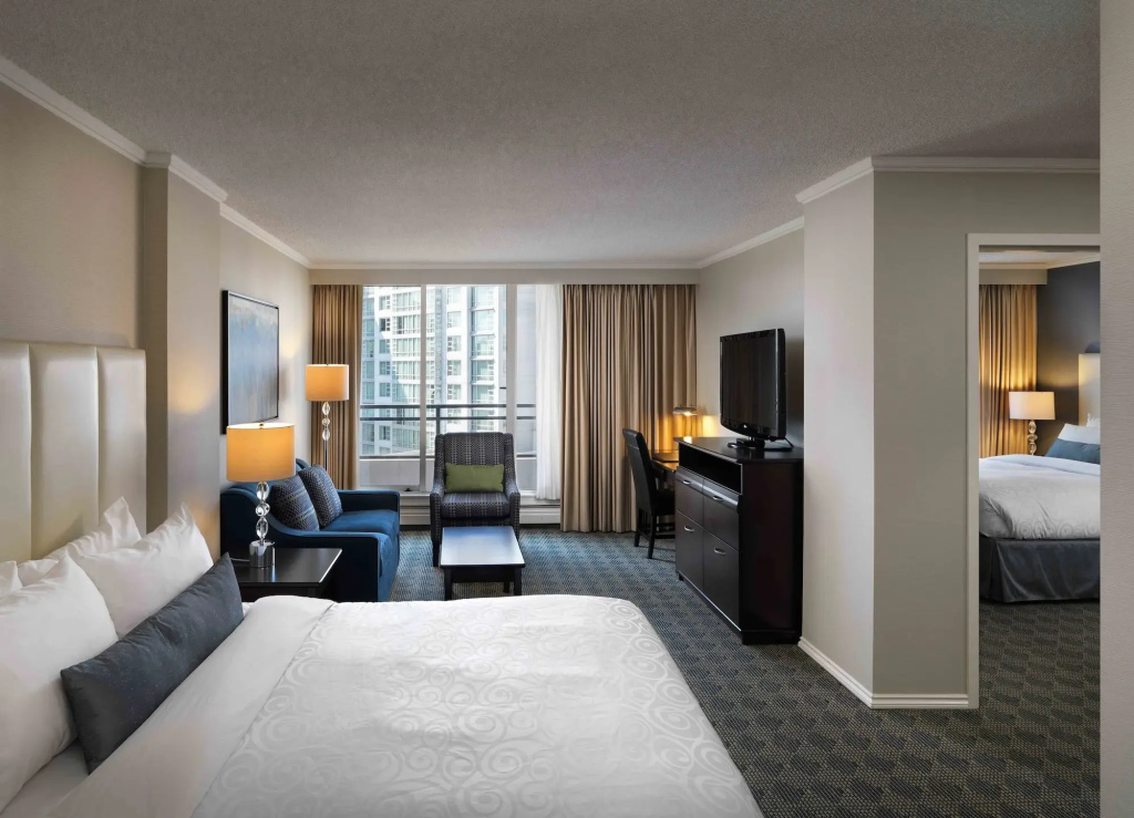 Chateau Victoria Hotel and Suites - 5