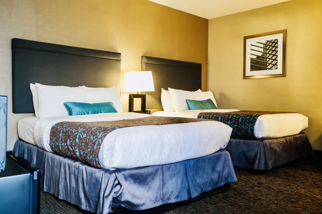 City Center Inn & Suites - 3