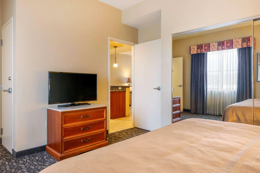 Clarion Inn Ormond Beach at Destination Daytona - 5