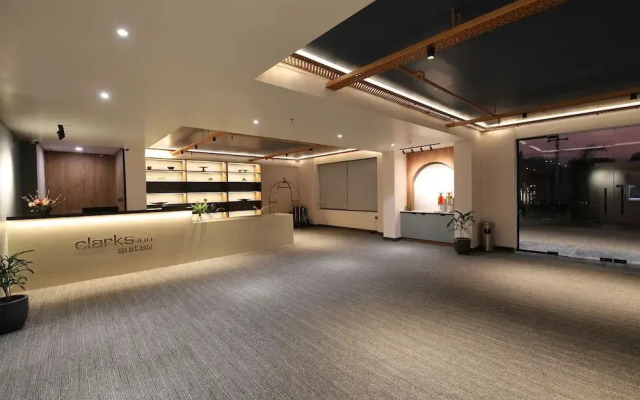 Clarks Inn Suites Jaipur - 2
