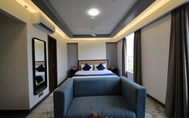 Clarks Inn Suites Jaipur - 5