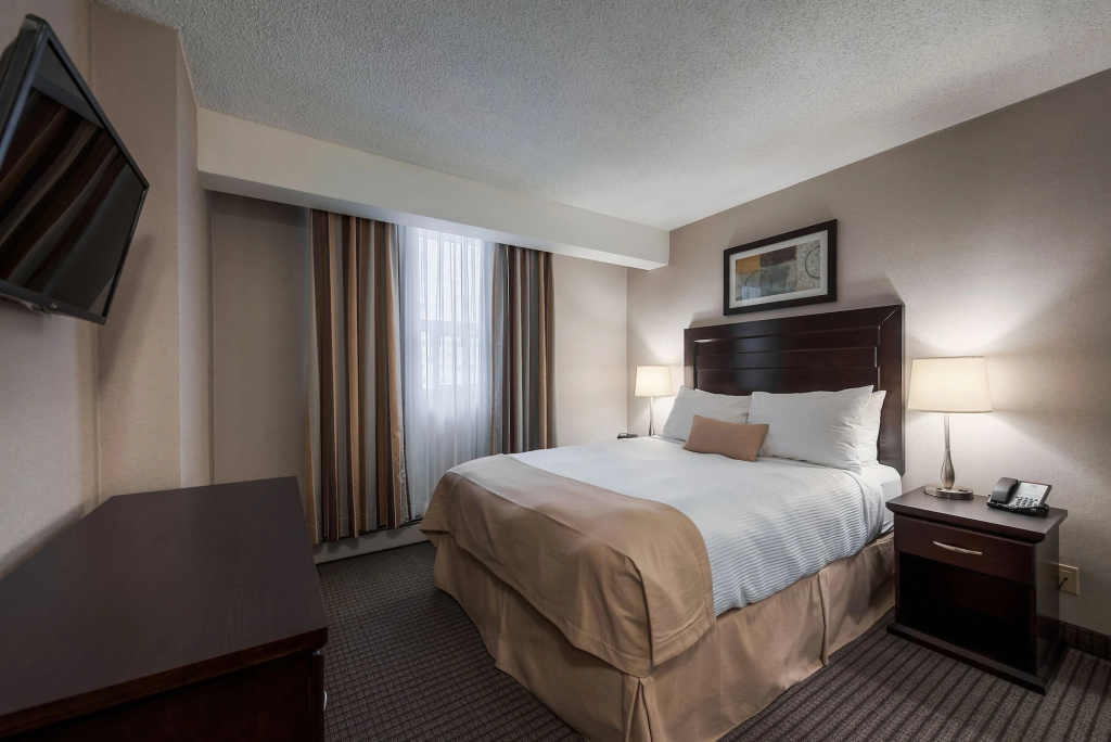 Coast Calgary Downtown Hotel & Suites by APA - 2